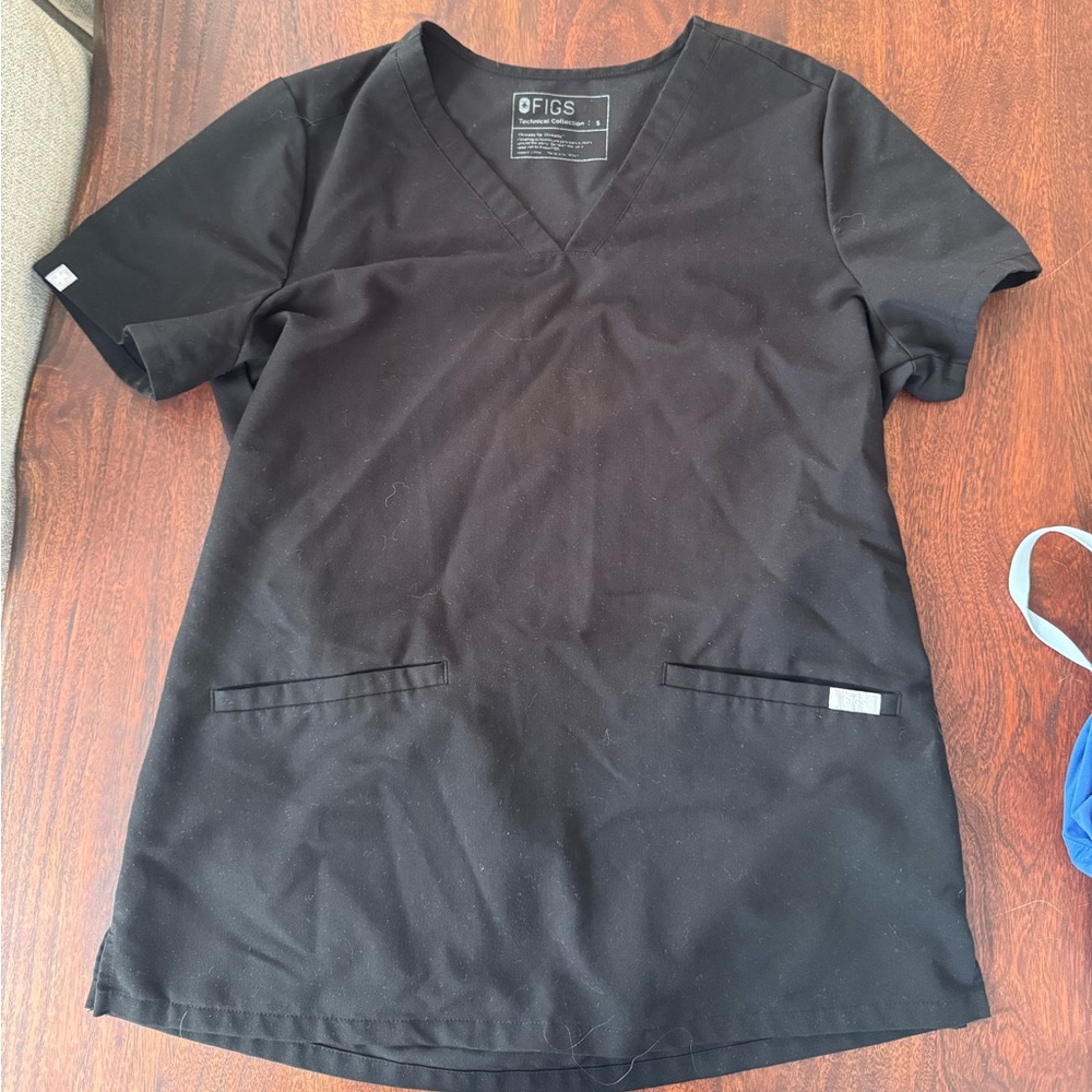 FIGS Black Scrub Set